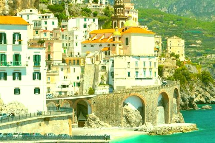 Lucy, 25 — Escort in Zerbino, Italy