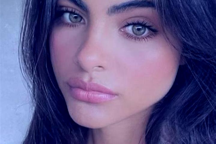 Lucy, 26, a brunette hazel-eyed caribbean companion based in Motoseni. Offering Tantra, Massage, Fetish. Available for incall and outcall, overnight bookings...