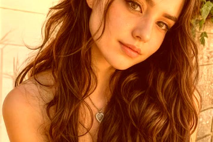 Lucy, 26, a dark blonde hazel-eyed middle eastern companion based in Koekenaap. Offering OWO, Erotic Massage, Duos, Dinner Date, Couples. Available for incal...