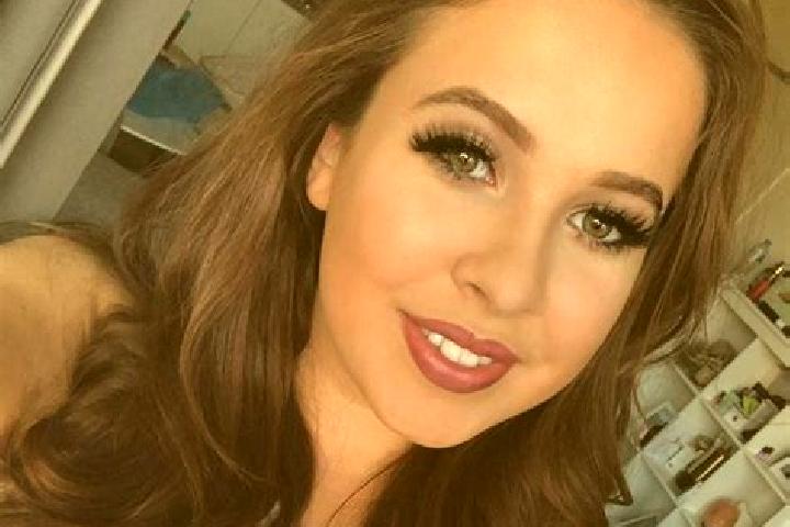 Lucy, 26, a red brown-eyed caribbean companion based in Petilla de Aragon. Offering BDSM, GFE, Travel Companion, Domination, CIM. Available for incall and ou...