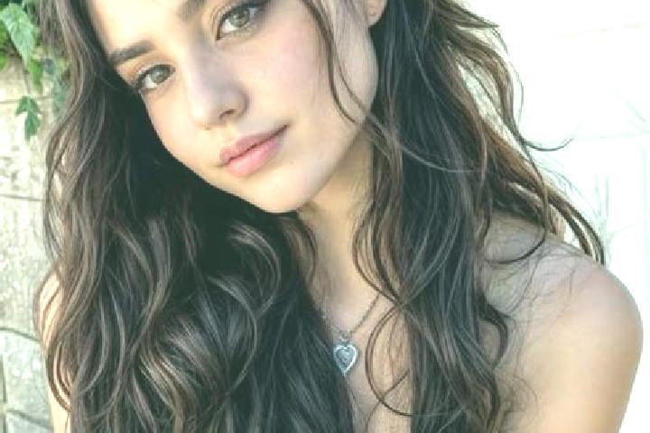 Lucy, 27, a auburn dark-eyed slavic companion based in Arapiles. Offering OWO, A-Level, Party Girl. Available for incall and outcall, day and evening dates.