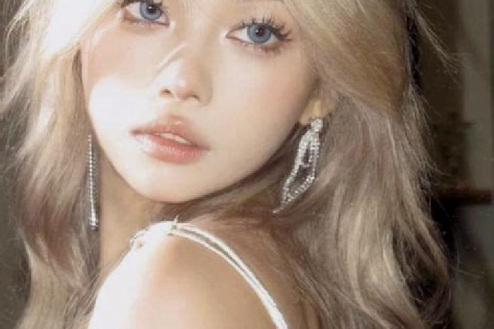 Lucy, 27, a blonde dark-eyed asian companion based in Ellington. Offering Tantra, CIM, Dinner Date, Erotic Massage, 69. Available for incall and outcall, day...