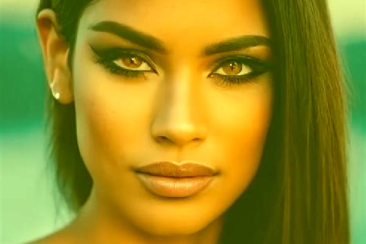 Lucy, 27, a red green-eyed latina companion based in Benicarlo. Offering Duos, Roleplay, GFE, BDSM. Available for incall and outcall, day and evening dates.