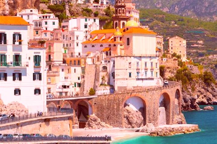 Lucy, 27 — Escort in Abbadia Alpina, Italy