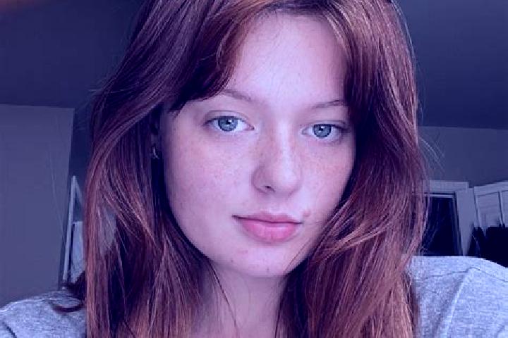 Lucy, 28, a auburn grey-eyed european companion based in Weiden. Offering A-Level, Girlfriend Experience, Dinner Date. Available for incall and outcall, over...