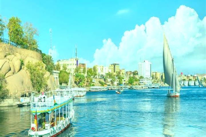 Lucy, 28 — Escort in Fayid, Egypt
