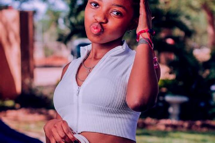 Lucy, 29, a red dark-eyed caribbean companion based in Orhangazi. Offering Party Girl. Available for incall and outcall, overnight bookings available.