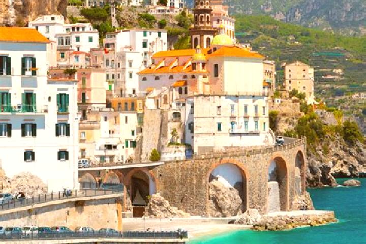 Lucy, 29 — Escort in Mandrogne, Italy