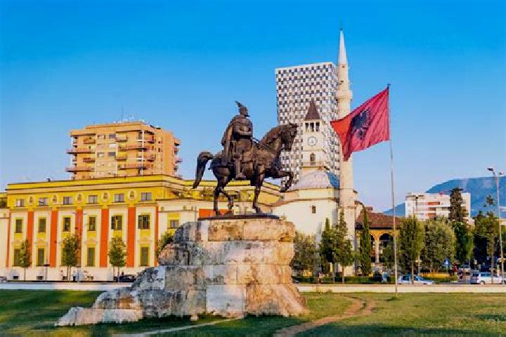 Lucy, 29 — Escort in Shishtavec, Albania