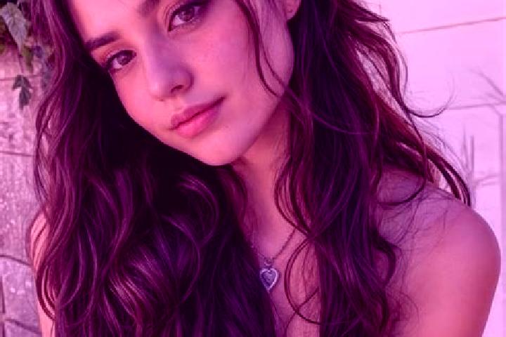 Lucy, 30, a auburn amber-eyed middle eastern companion based in Lengshui. Offering Roleplay, Girlfriend Experience, Party Girl, Massage, Travel Companion. Av...