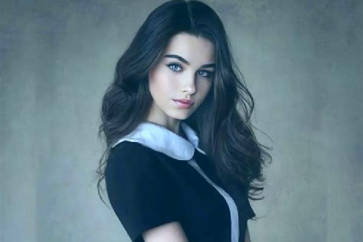 Lucy, 30, a brunette grey-eyed slavic companion based in Nikel. Offering OWO, Travel Companion, Striptease. Available for incall and outcall, day and evening...