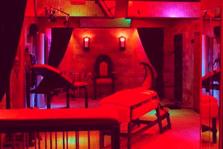 Lucy, 30, a red grey-eyed caribbean companion based in Spotorno. Offering Striptease, Erotic Massage, BDSM, Fetish. Available for incall and outcall, overnig...