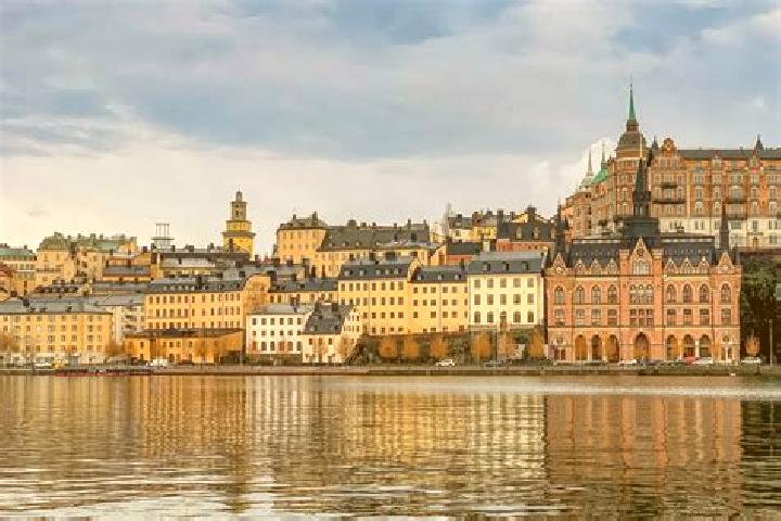 Lucy, 30 — Escort in Fisksaetra, Sweden