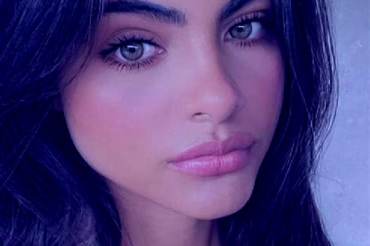Lucy, 31, a brunette green-eyed latina companion based in Stoky. Offering Girlfriend Experience, A-Level, OWO. Available for incall and outcall, overnight bo...