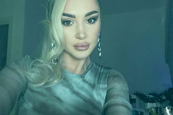 Lucy, 33, a blonde amber-eyed indian companion based in Tiahoue. Offering GFE, BDSM, Travel Companion, Dinner Date, Domination. Available for incall and outc...