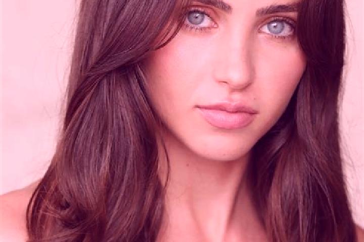 Lucy, 33, a brunette green-eyed indian companion based in Salinillas de Bureba. Offering Travel Companion, BDSM, Couples, Party Girl, Roleplay. Available for...