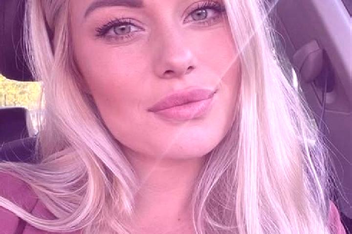 Lucy, 34, a blonde hazel-eyed mixed companion based in Gabersdorf. Offering GFE, Couples, Duos. Available for incall and outcall, day and evening dates.