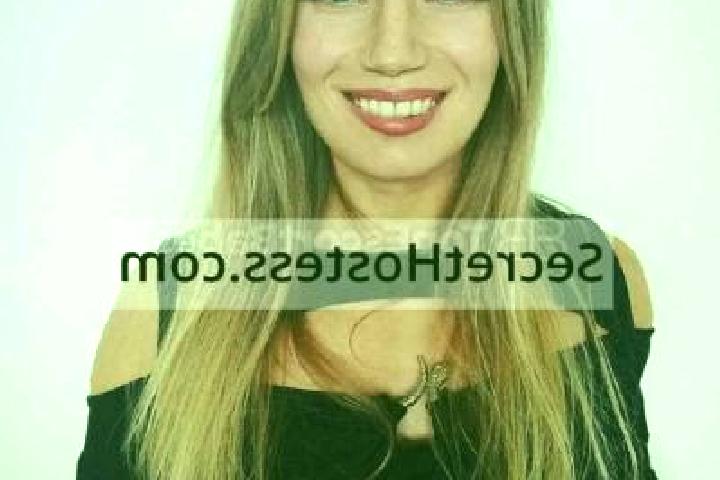 Lucy, 34, a dark blonde dark-eyed mediterranean companion based in Grantham. Offering Couples, Party Girl, Deep French Kissing, Girlfriend Experience. Availa...
