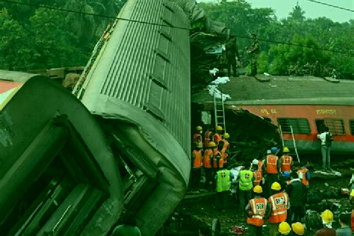 Lucy, 35, a blonde dark-eyed mixed companion based in Adamuz. Offering BDSM, Tantra, Massage. Available for incall and outcall, overnight bookings available.