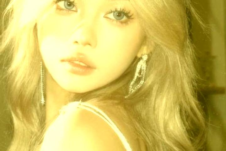 Lucy, 35, a blonde grey-eyed asian companion based in Freemans Reach. Offering Duos, Couples. Available for incall and outcall, overnight bookings available.