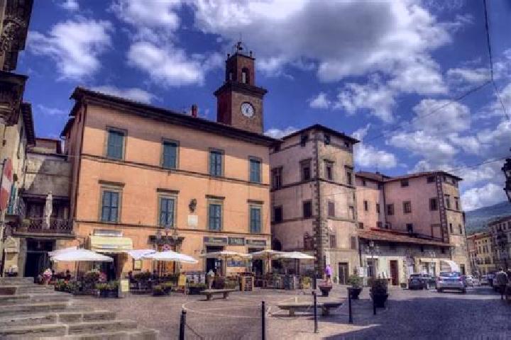 Lucy, 35 — Escort in Molino del Piano, Italy