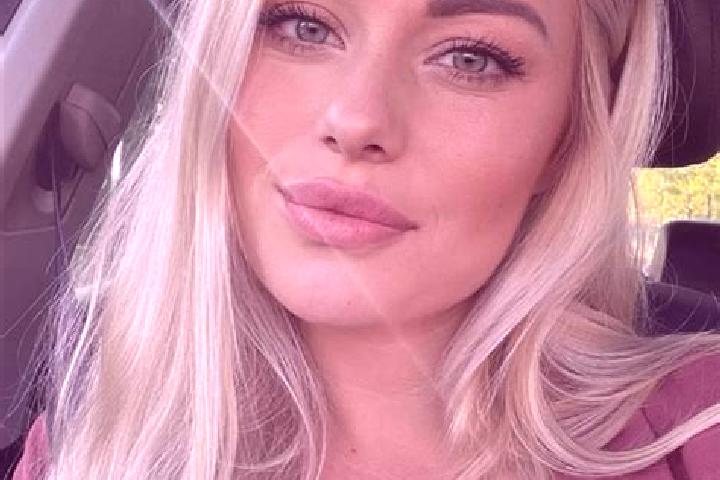 Lucy, 36, a blonde hazel-eyed slavic companion based in Reuil-en-Brie. Offering BDSM, Roleplay. Available for incall and outcall, overnight bookings available.