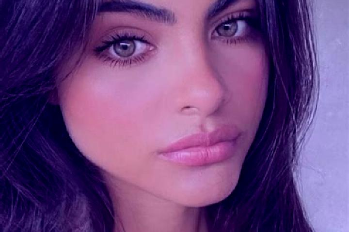 Lucy, 36, a brunette green-eyed mixed companion based in Poho. Offering Roleplay, Massage, Couples. Available for incall and outcall, day and evening dates.
