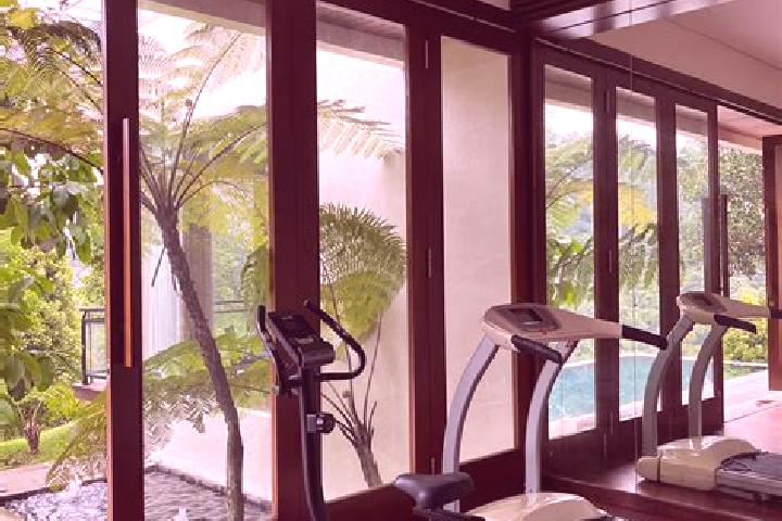 Lucy, 37 — Escort in Babakan, Indonesia