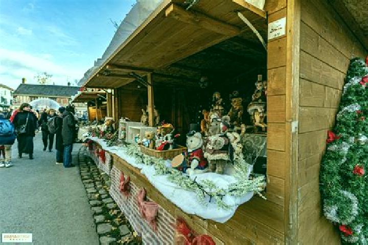 Lucy, 38 — Escort in Lachapelle-aux-Pots, France