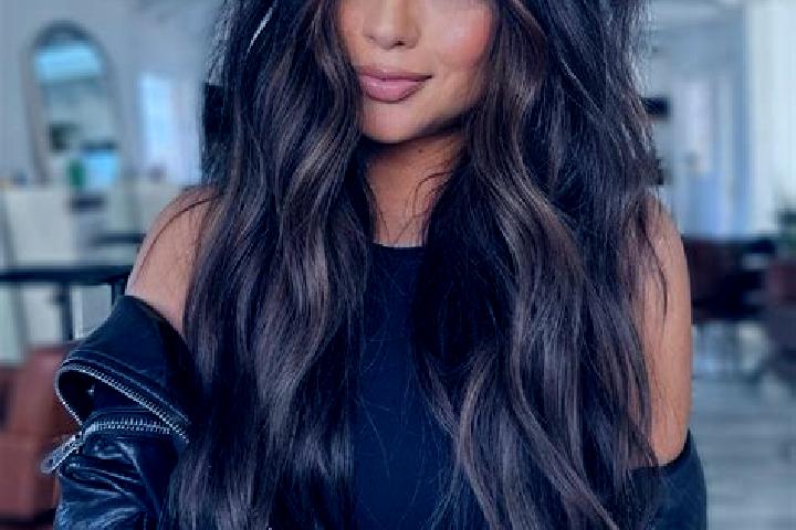 Lucy, 39, a brunette dark-eyed caribbean companion based in Nodioni. Offering Erotic Massage, Party Girl, CIM, Roleplay. Available for incall and outcall, ov...
