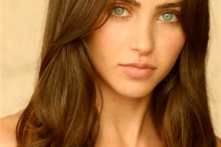 Luna, 20, a brunette brown-eyed ebony companion based in Olto. Offering Couples, Tantra, GFE, Massage. Available for incall and outcall, day and evening dates.