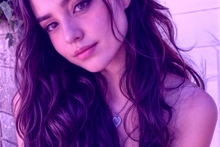 Luna, 20, a brunette hazel-eyed european companion based in Brownsville. Offering Dinner Date, Prostate Massage, Deep French Kissing, OWO. Available for inca...