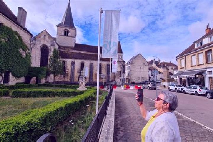 Luna, 20 — Escort in Chatillon-sur-Cher, France