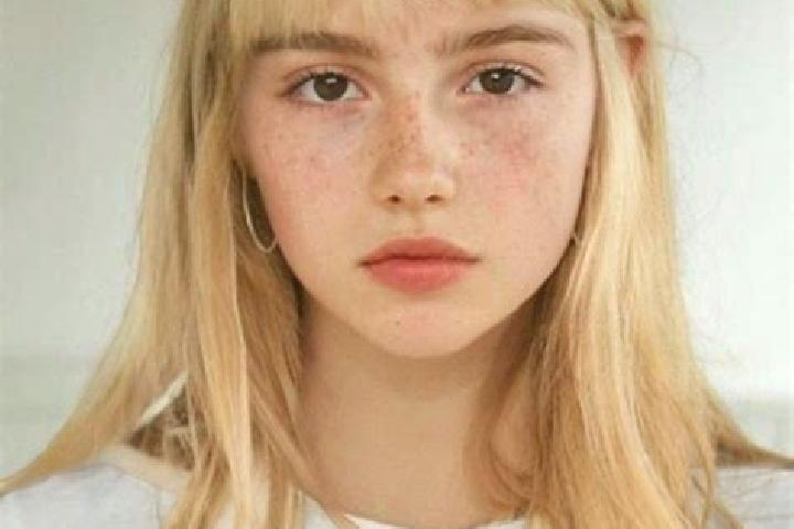 Luna, 21, a blonde brown-eyed middle eastern companion based in Veruno. Offering CIM, BDSM, Duos. Available for incall and outcall, overnight bookings availa...