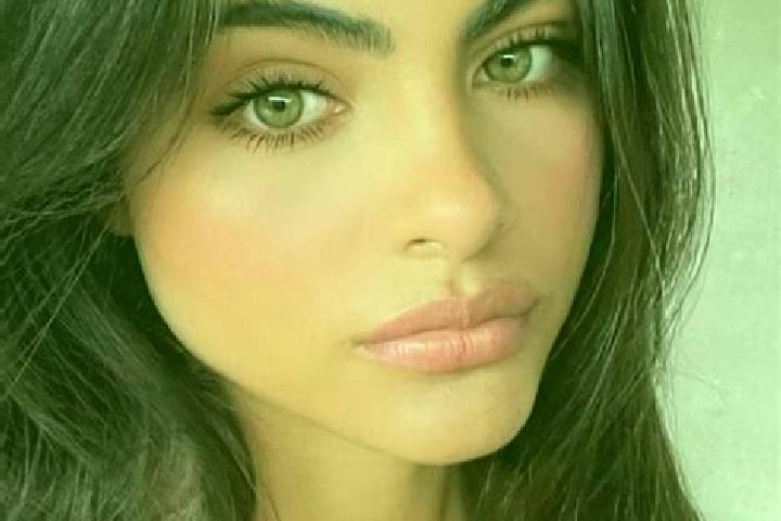 Luna, 21, a brunette green-eyed latina companion based in Santa Lucia. Offering A-Level, Massage, Duos. Available for incall and outcall, day and evening dates.
