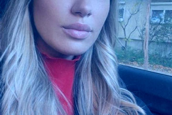 Luna, 21 — Escort in Tomulesti, Romania