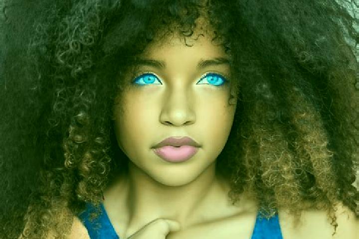 Luna, 22, a black blue-eyed ebony companion based in Caloveto. Offering Couples, GFE, Roleplay. Available for incall and outcall, day and evening dates.