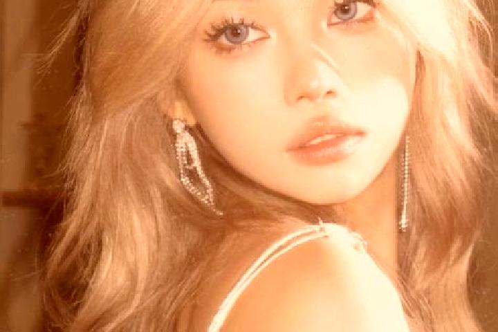 Luna, 22, a blonde blue-eyed asian companion based in Niujiang. Offering Duos, Domination, OWO, CIM. Available for incall and outcall, day and evening dates.