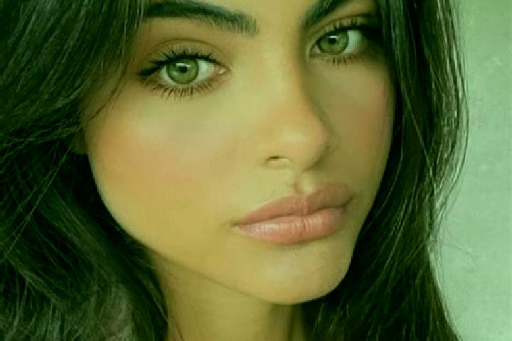 Luna, 22, a red dark-eyed indian companion based in Tebing. Offering BDSM, Domination. Available for incall and outcall, overnight bookings available.