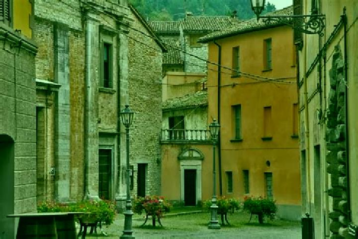 Luna, 22 — Escort in Cantiano, Italy