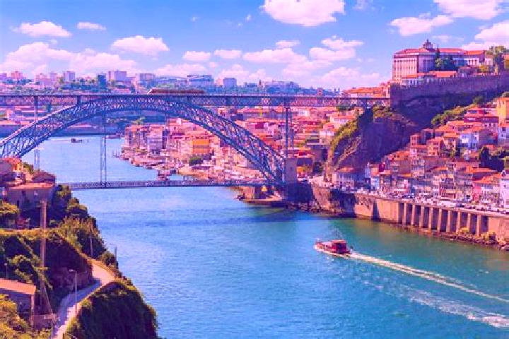 Luna, 22 — Escort in Porto, Portugal