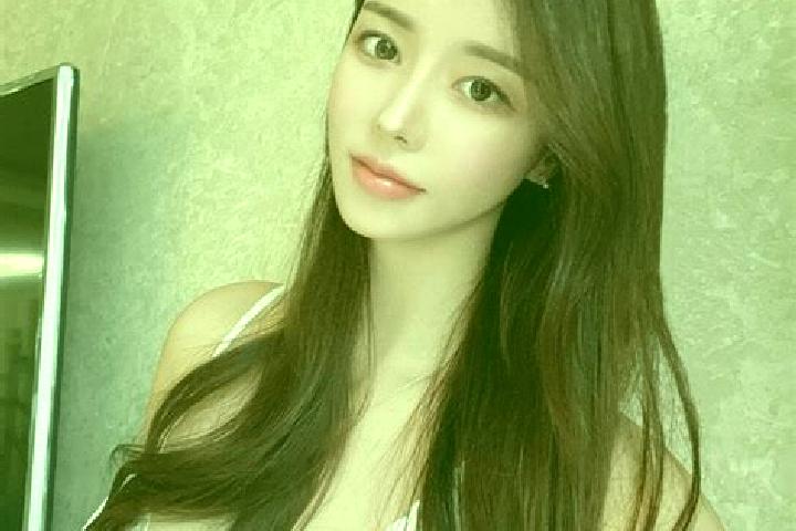 Luna, 22 — Escort in Sangesi, China