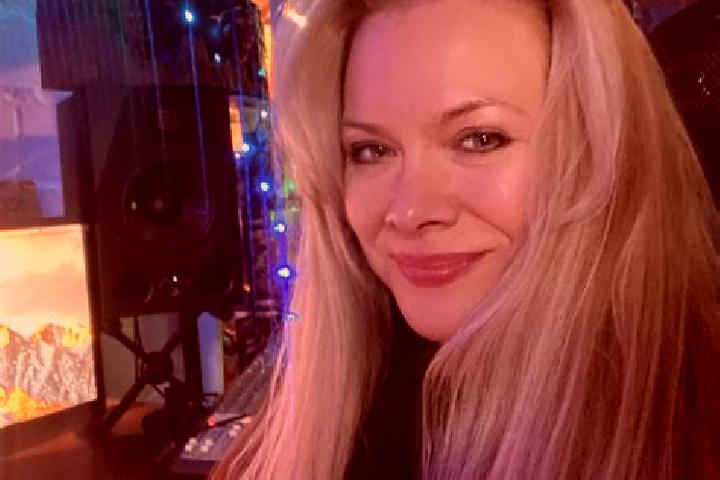 Luna, 22 — Escort in Torraca, Italy
