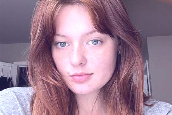 Luna, 23, a chestnut grey-eyed mixed companion based in Quillo. Offering Roleplay, A-Level, GFE, Party Girl. Available for incall and outcall, day and evenin...