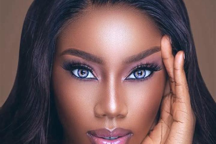 Luna, 24, a red blue-eyed ebony companion based in Samal. Offering Couples, Striptease, Travel Companion, 69, Overnight. Available for incall and outcall, da...