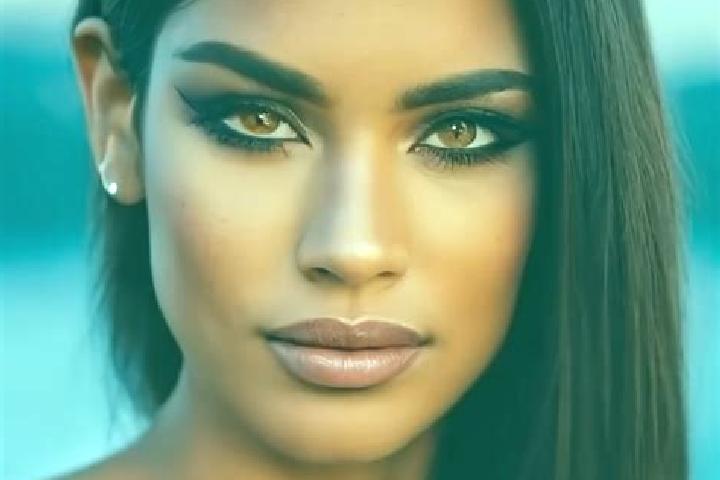 Luna, 24, a red grey-eyed latina companion based in Vokhaiko. Offering CIM, Girlfriend Experience, Roleplay, Domination. Available for incall and outcall, ov...