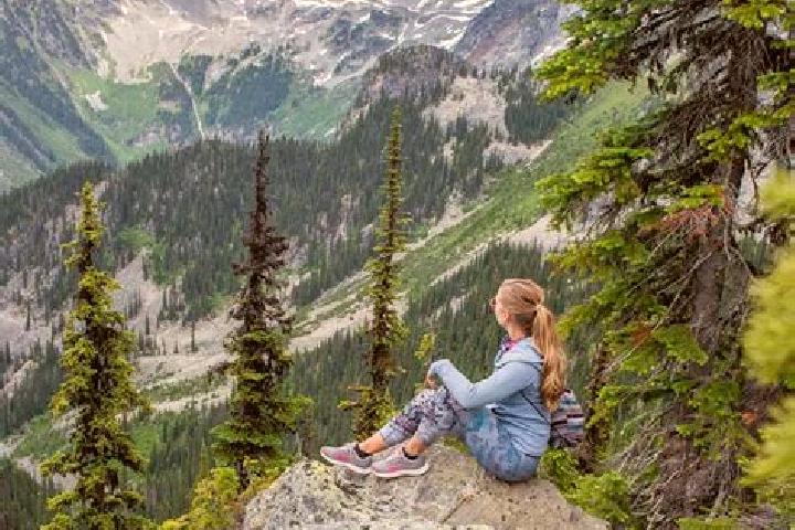 Luna, 24 — Escort in Revelstoke, Canada