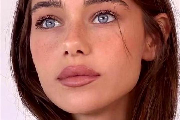 Luna, 25, a brunette blue-eyed caucasian companion based in Villa La Mata. Offering Couples, Deep French Kissing. Available for incall and outcall, overnight...