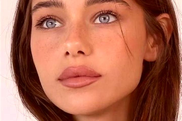 Luna, 25, a brunette brown-eyed caucasian companion based in Evrese. Offering Domination, 69, Tantra, GFE. Available for incall and outcall, day and evening ...