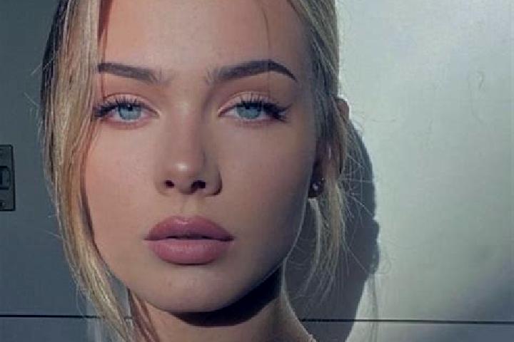 Luna, 25, a red green-eyed european companion based in Zorakan. Offering Deep French Kissing, Travel Companion, GFE, Fetish. Available for incall and outcall...